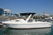 758Aͧ